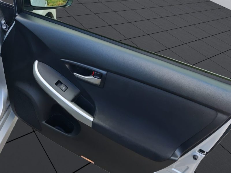 TOYOTA PRIUS III 136H DYNAMIC 17"