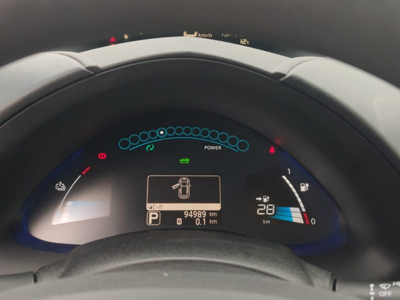 NISSAN LEAF 24KWH VISIA PACK AUTO