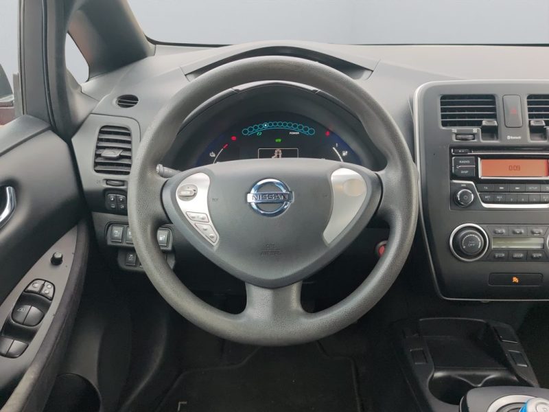 NISSAN LEAF 24KWH VISIA PACK AUTO
