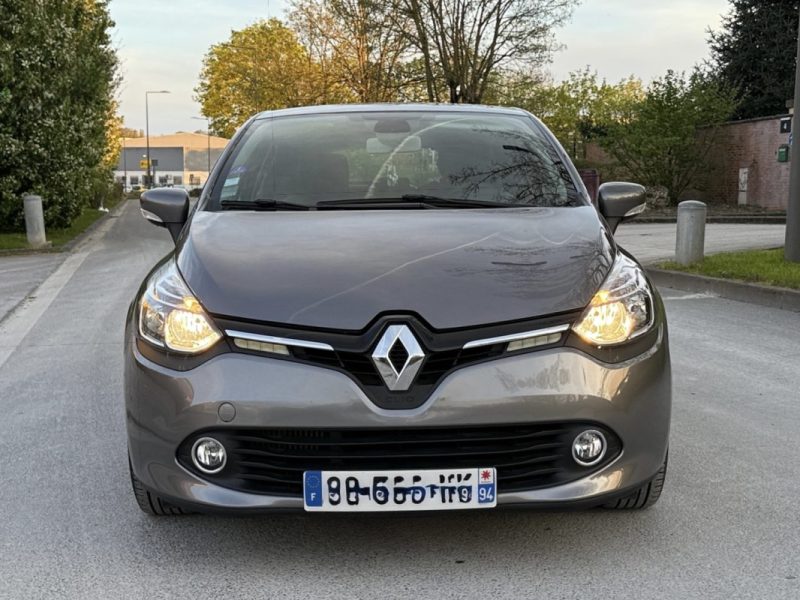 RENAULT CLIO IV 0.9 TCe 90 Energy eco2 Dynamique - Entretien Renault - 2 cartes - Faible Kilométrage