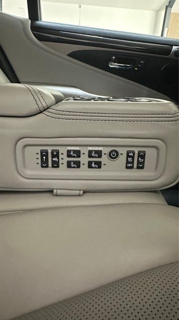 LEXUS LS 600H EXECUTIVE PACK PRESIDENT