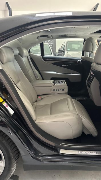 LEXUS LS 600H EXECUTIVE PACK PRESIDENT