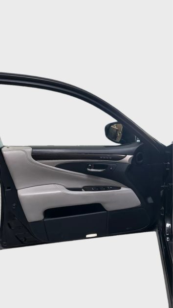 LEXUS LS 600H EXECUTIVE PACK PRESIDENT