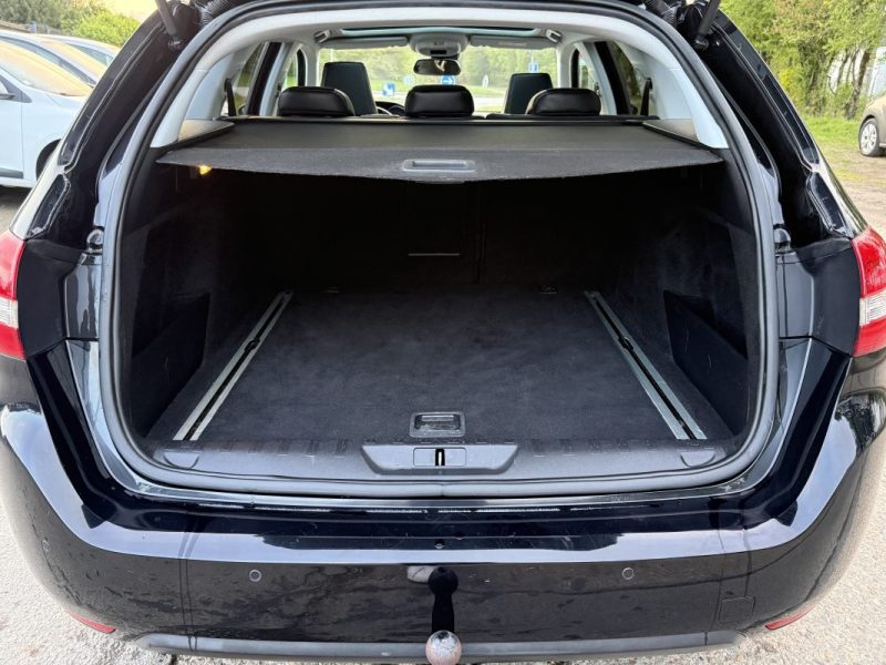 PEUGEOT 308 SW 2.0 BLUE HDI 150CH FELINE - BOITE AUTO - GPS - Toit Pano - Révisée & Garantie 6 mois
