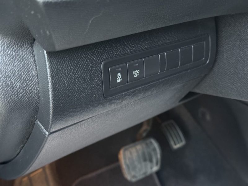 PEUGEOT 308 SW 2.0 BLUE HDI 150CH FELINE - BOITE AUTO - GPS - Toit Pano - Révisée & Garantie 6 mois