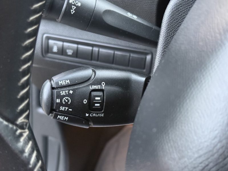 PEUGEOT 308 SW 2.0 BLUE HDI 150CH FELINE - BOITE AUTO - GPS - Toit Pano - Révisée & Garantie 6 mois