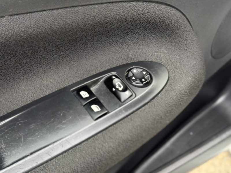 CITROEN DS3 1.6 VTI 120CH SO CHIC - BOITE AUTO - GPS - Bluetooth - Révisée & Garantie 6 mois