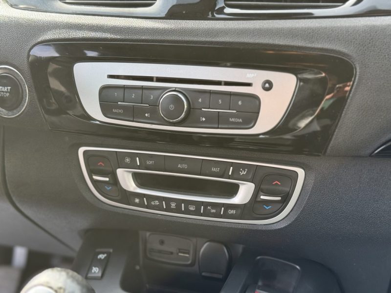 RENAULT SCENIC III TCE 130CH BOSE EDITION 7 PLACES - GPS - Bluetooth - Révisée & Garantie 6 mois