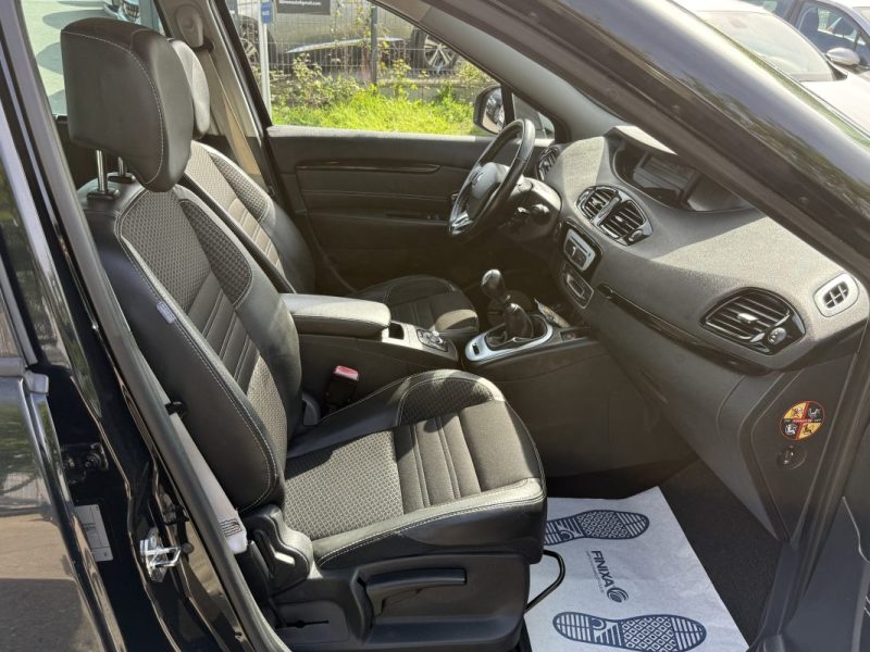 RENAULT SCENIC III 1.2 TCE 130CH BOSE EDITION 7 PLACES - GPS - Bluetooth - Révisée & Garantie 6 mois
