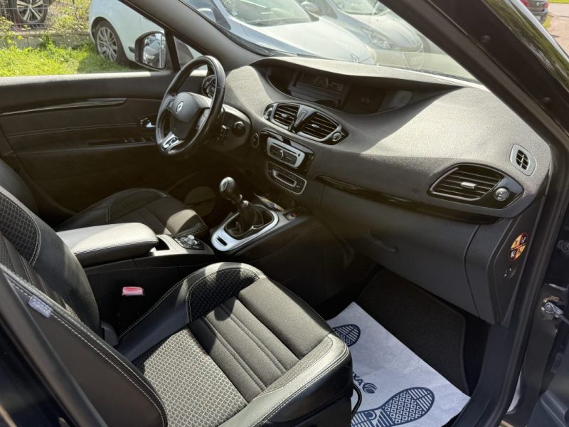 RENAULT SCENIC III 1.2 TCE 130CH BOSE EDITION 7 PLACES - GPS - Bluetooth - Révisée & Garantie 6 mois