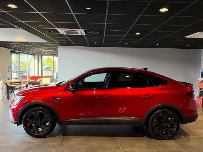 RENAULT ARKANA RS LINE E-TECH FULL HYBRID 145 / CAMERA 360 / ATTELAGE / TOIT NOIR 