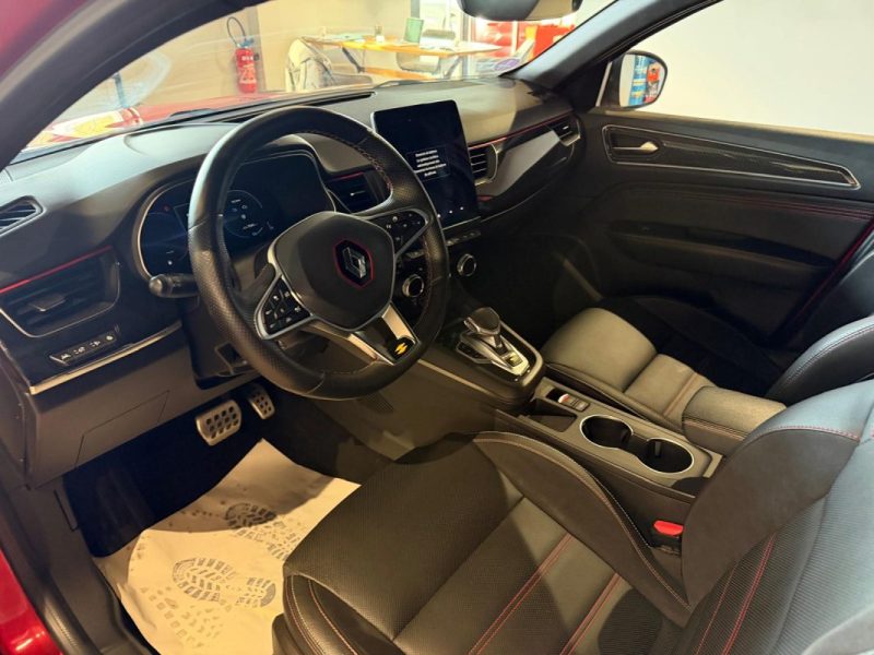 RENAULT ARKANA RS LINE E-TECH FULL HYBRID 145 / CAMERA 360 / ATTELAGE / TOIT NOIR 