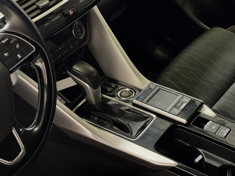 *EXPORT* MITSUBISHI ECLIPSE CROSS ACTIVE+ 4X4 150CH 