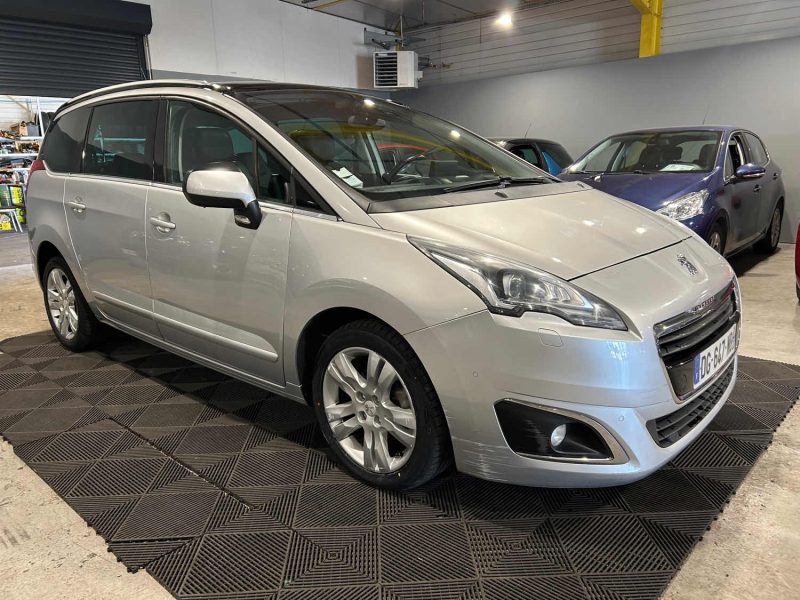 PEUGEOT 5008 1.6 E-HDI 115CH 