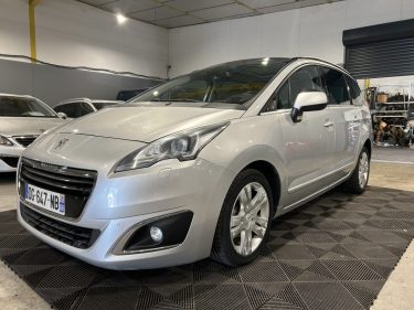 PEUGEOT 5008 1.6 E-HDI 115CH 