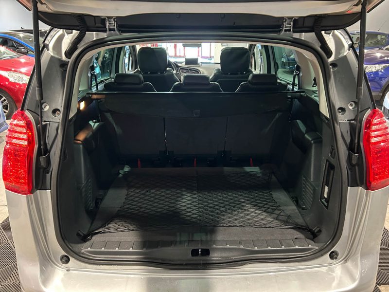 PEUGEOT 5008 1.6 E-HDI 115CH 