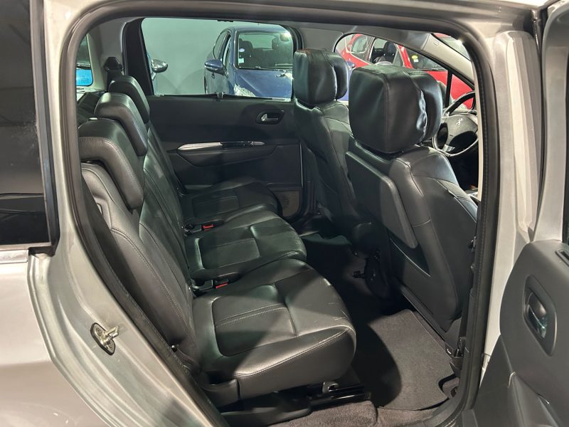 PEUGEOT 5008 1.6 E-HDI 115CH 