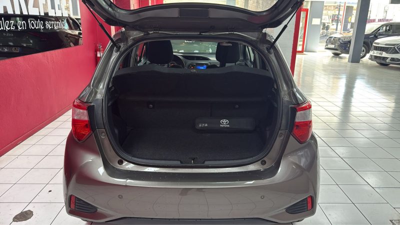 TOYOTA YARIS HYBRIDE 100cv FRANCE BUSINESS/1 ERE MAIN