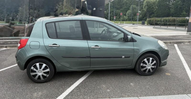 RENAULT CLIO III AUTHENTIQUE 1.5DCI 70 2008