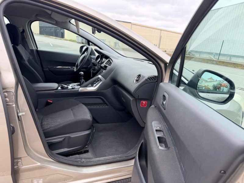 PEUGEOT 3008 1.6 HDI 16V 110 PREMIUM