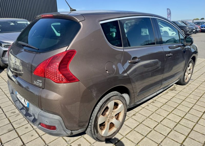 PEUGEOT 3008 1.6 E-HDI115 FAP FÉLINE BMP6 