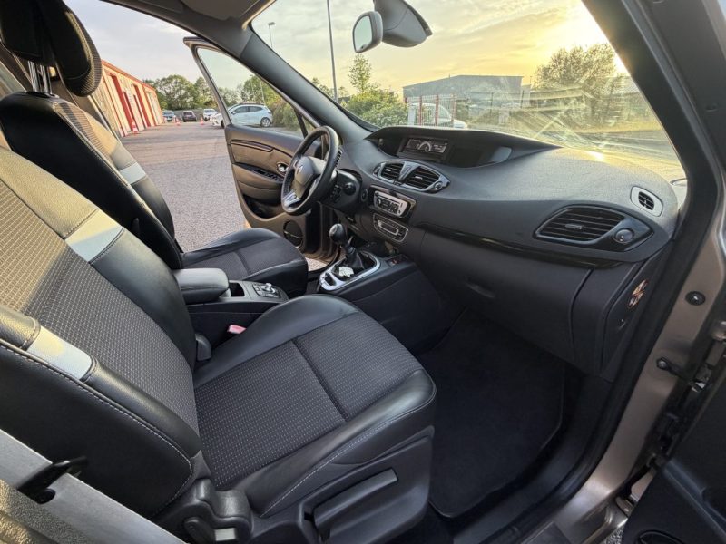 RENAULT SCÉNIC III 1.5 DCI 2012