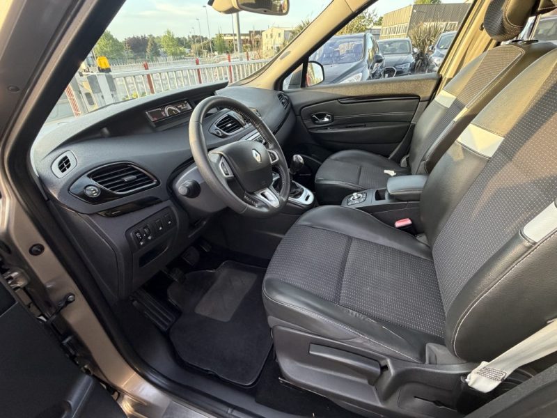 RENAULT SCÉNIC III 1.5 DCI 2012