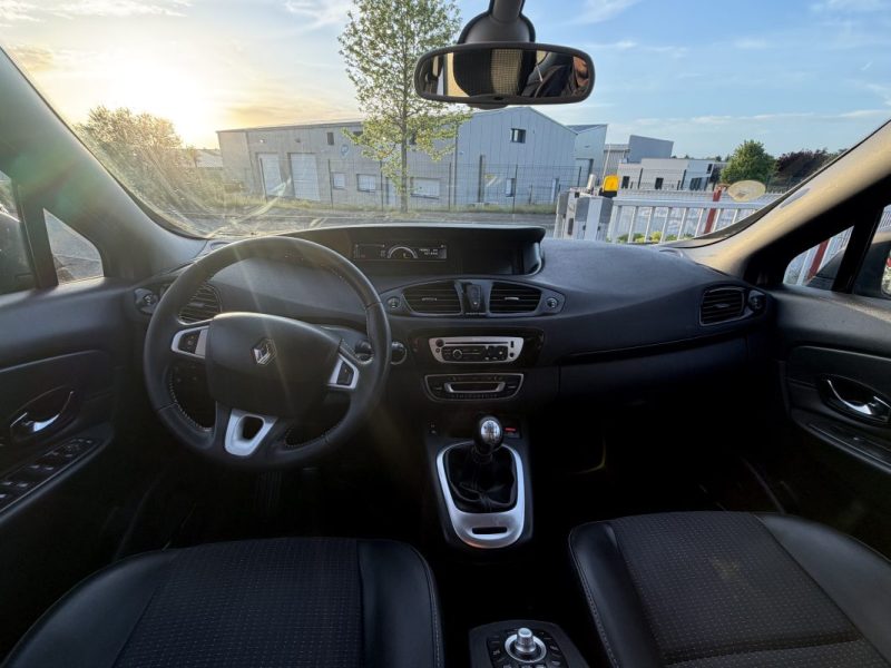 RENAULT SCÉNIC III 1.5 DCI 2012