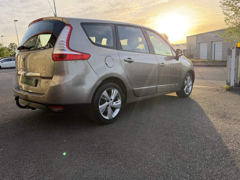 RENAULT SCÉNIC III 1.5 DCI 2012