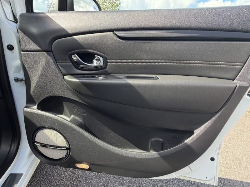 RENAULT SCENICIII 1.5 DCI 110CH INITIALE EDC 2014