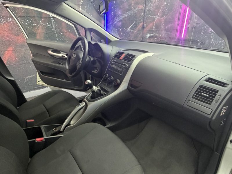 TOYOTA AURIS 90 D4D TERRA 2009