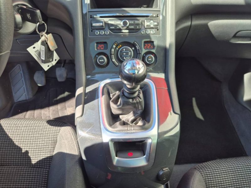 PEUGEOT 5008 1.6 BLUEHDI 120CH S&S BVM6 7 PLACES ALLURE 2016