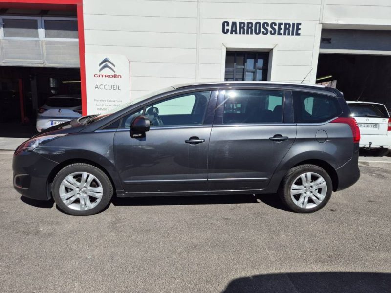 PEUGEOT 5008 1.6 BLUEHDI 120CH S&S BVM6 7 PLACES ALLURE 2016