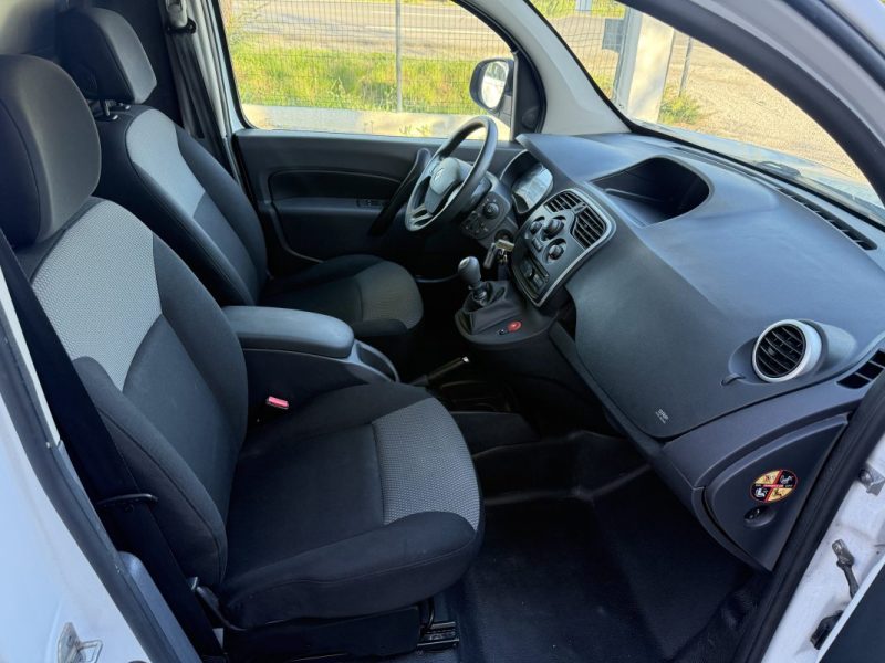RENAULT KANGOO 2 1.5 BLUEDCI 95CH GPS CAMÉRA DISTRIBUTION NEUVE 2019