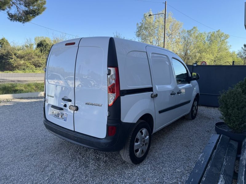 RENAULT KANGOO 2 1.5 BLUEDCI 95CH GPS CAMÉRA DISTRIBUTION NEUVE 2019