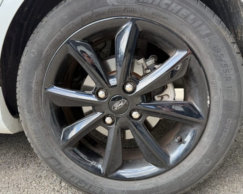FORD Focus diesel 85ch ST-Line Business 2019 - CarPlay - ST LINE SPORT