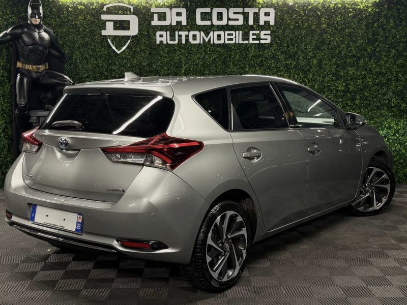 TOYOTA AURIS II PHASE (2) 1.8 HYBRIDE 136 DESIGN AUTO / BOITE AUTOMATIQUE CRIT AIR 1 - Garantie 1 an