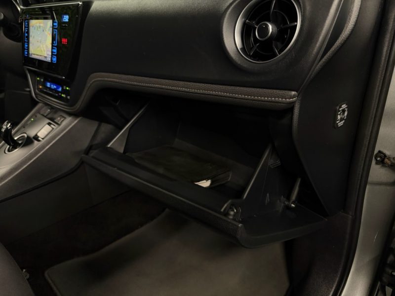 TOYOTA AURIS II PHASE (2) 1.8 HYBRIDE 136 DESIGN AUTO / BOITE AUTOMATIQUE CRIT AIR 1 - Garantie 1 an
