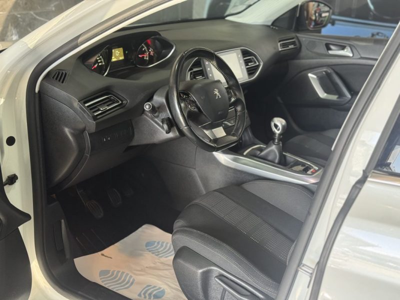 PEUGEOT 308 II 1.2 PURETECH 130CH ALLURE S&S 5P 2016