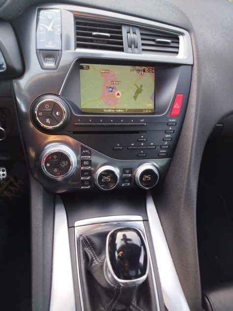Citroën DS5 So Chic 200ch · berline essence · toit ouvrant · cuir · jantes 18 · Crit'Air 1 · Bordeau