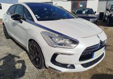 Citroën DS5 So Chic 200ch · berline essence · toit ouvrant · cuir · jantes 18 · Crit'Air 1 · Bordeau