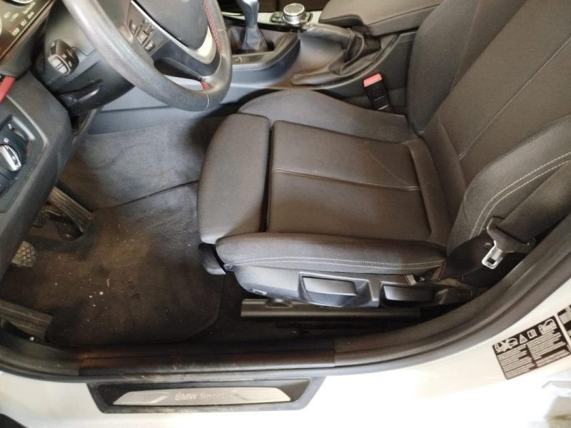 BMW Série 3 318d xDrive · Sport · intégrale · 150ch · diesel · Bordeaux