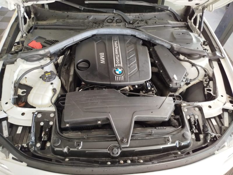 BMW Série 3 318d xDrive · Sport · intégrale · 150ch · diesel · Bordeaux
