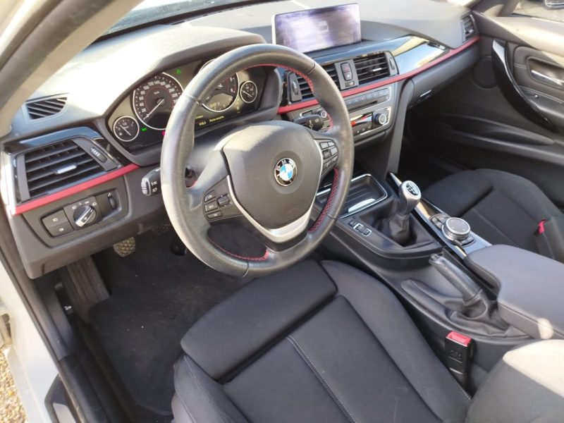 BMW Série 3 318d xDrive · Sport · intégrale · 150ch · diesel · Bordeaux