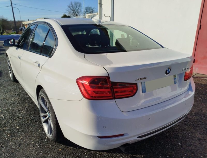 BMW Série 3 318d xDrive · Sport · intégrale · 150ch · diesel · Bordeaux