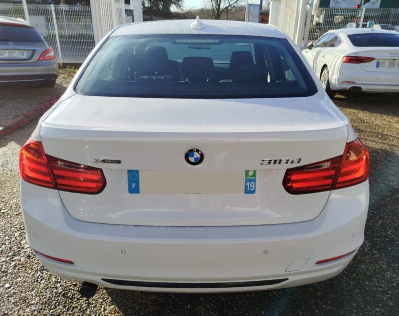 BMW Série 3 318d xDrive · Sport · intégrale · 150ch · diesel · Bordeaux
