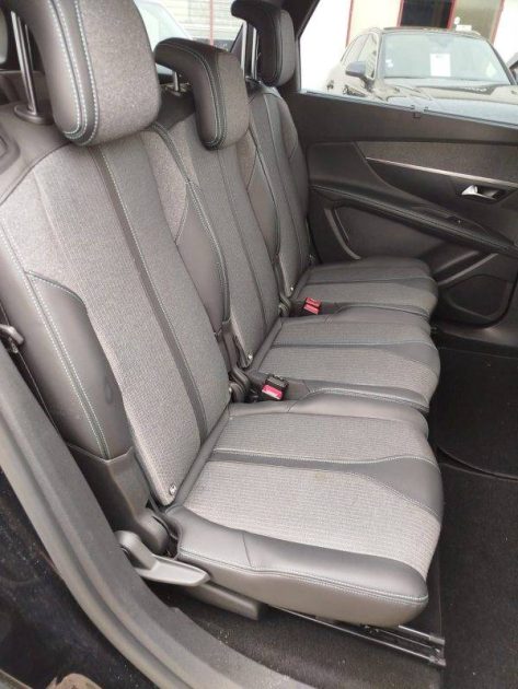 Peugeot 5008 1.5 BlueHDi 130 · 7 places · boîte automatique · 2022 · 20 800 km