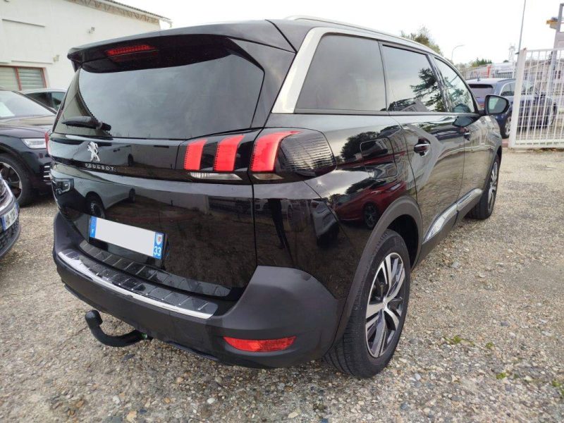Peugeot 5008 1.5 BlueHDi 130 · 7 places · boîte automatique · 2022 · 20 800 km