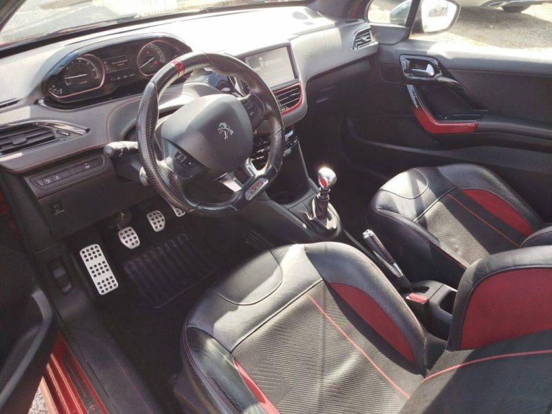 PEUGEOT 208 GTI 1,6THP 200 CV MAI 2013