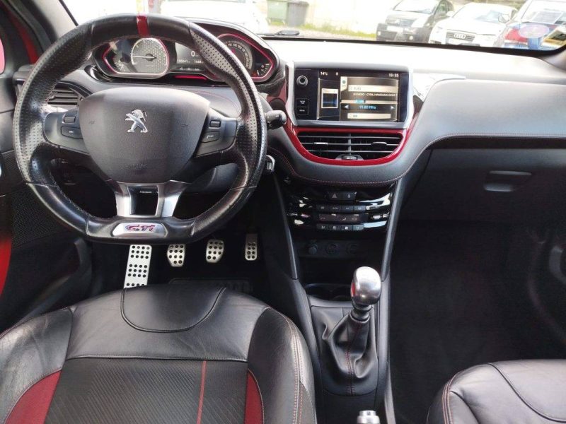 PEUGEOT 208 GTI 1,6THP 200 CV MAI 2013